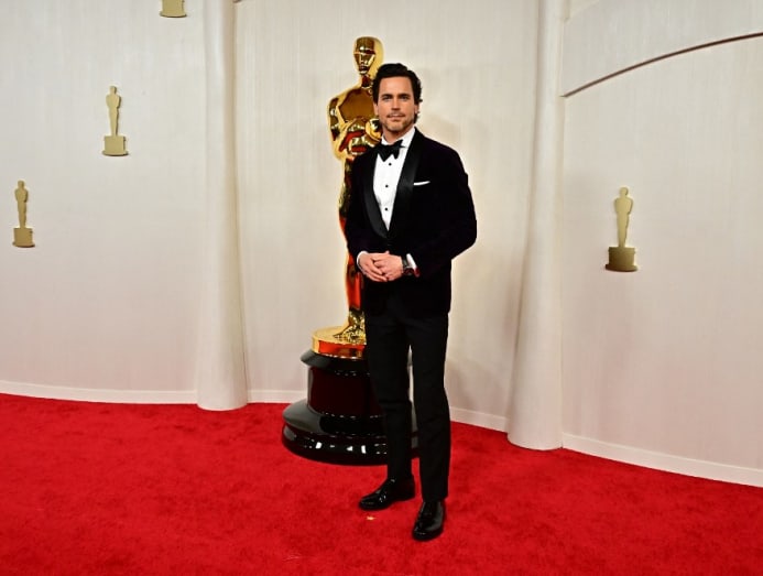 Oscar 2024: Người nổi tiếng mặc gì trên thảm đỏ?- Ảnh 10.