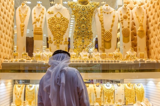 Dubai: Giá vàng tăng vọt khiến doanh số bán hàng ảm đạm- Ảnh 1.