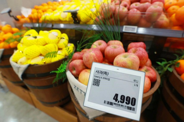 Người Hàn Quốc 'chán' ăn trái cây vì giá tăng cao- Ảnh 1.