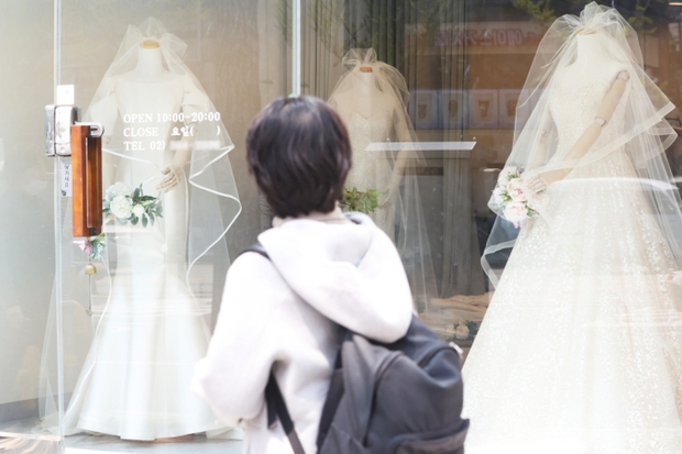 Người trẻ Hàn Quốc ngày càng sợ kết hôn- Ảnh 1.