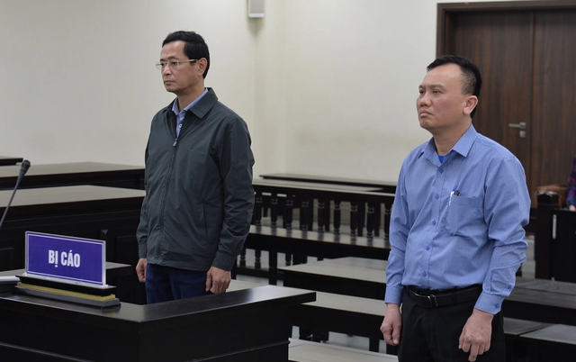 Nhận 'hoa hồng' từ Việt Á, 2 cựu sếp CDC Hà Nội được hưởng án treo - Ảnh 1.