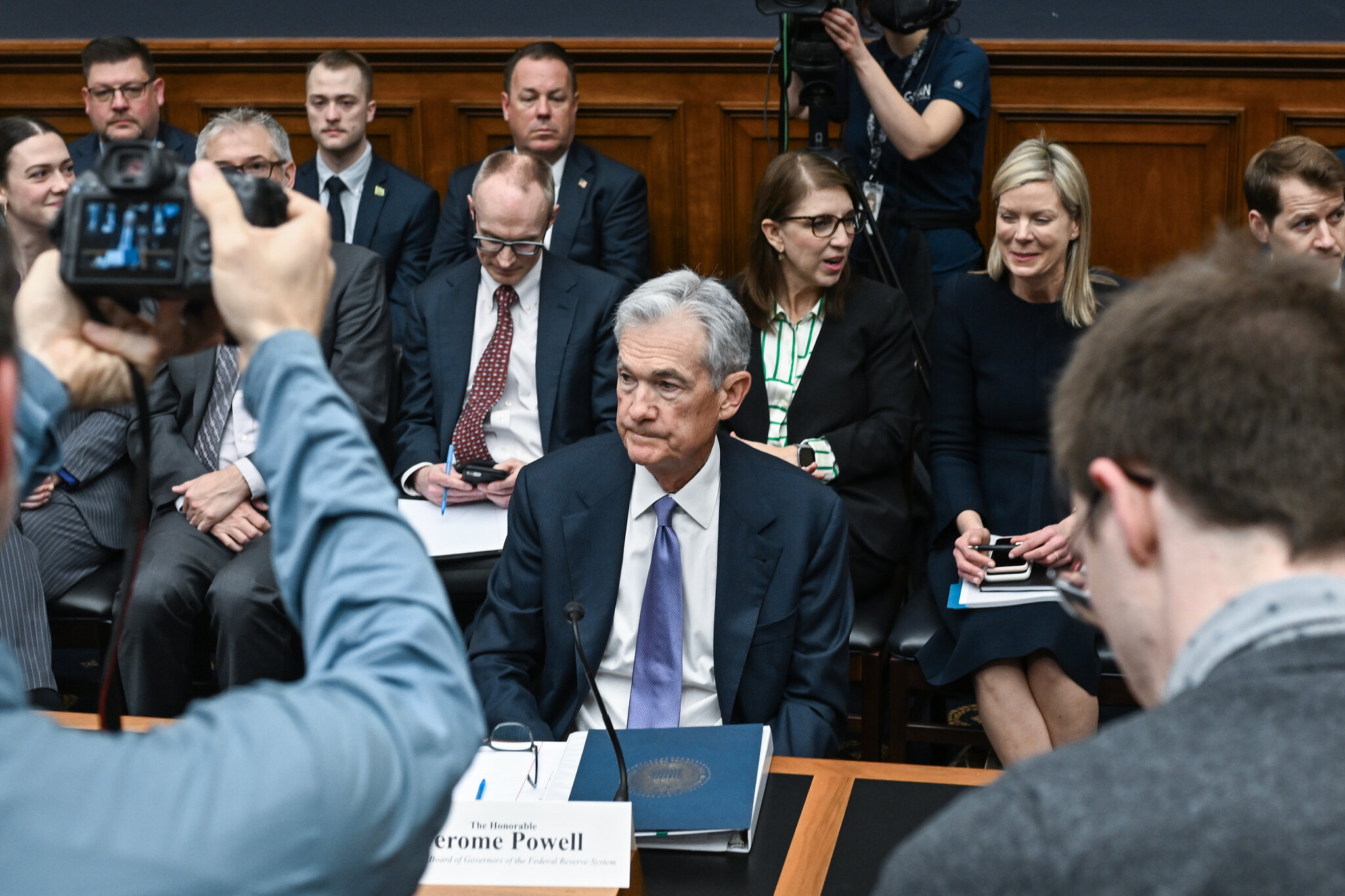 Chủ tịch Fed Powell vẫn kỳ vọng cắt giảm lãi suất trong năm nay, nhưng chưa phải lúc này- Ảnh 1.