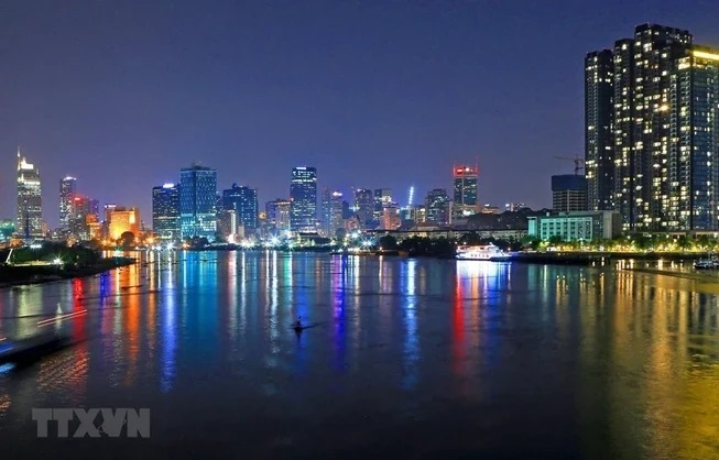 Kinh tế Việt Nam khởi sắc đầu năm 2024 nhờ ngành bán lẻ và du lịch tăng trưởng- Ảnh 1.
