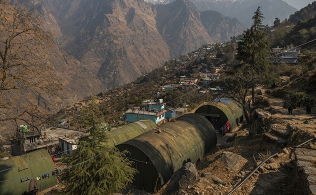 Bùng nổ xây dựng của Ấn Độ đang đe doạ dãy Himalaya - Ảnh 1.