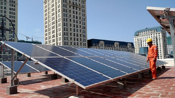 Cho phép bán điện mặt trời mái nhà dư thừa lên lưới- Ảnh 1.
