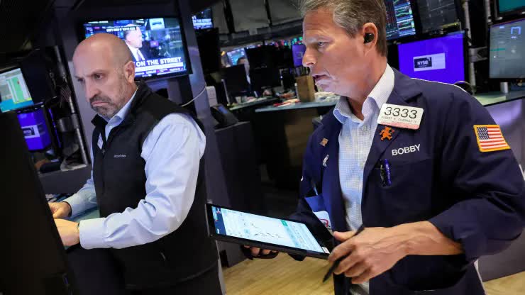 Dow Jones giảm hơn 200 điểm khi lợi suất trái phiếu tăng- Ảnh 1.