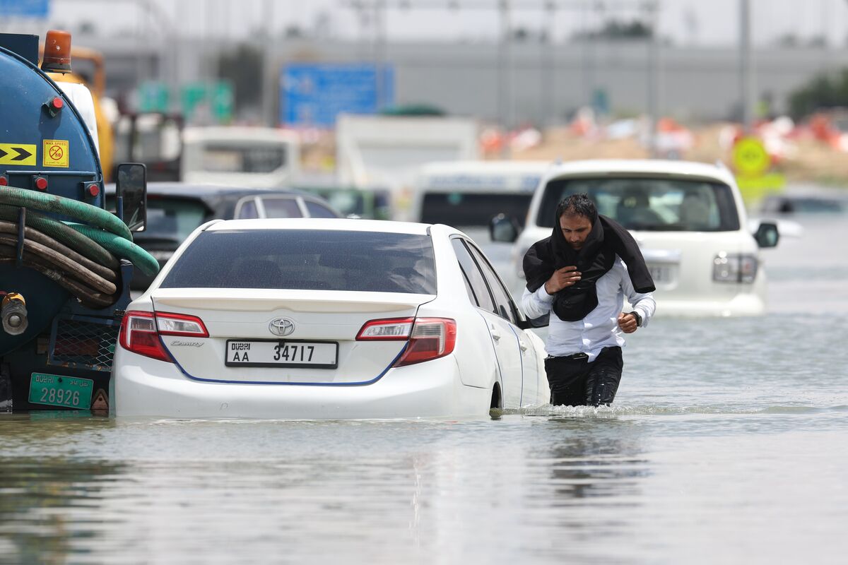 Lũ lụt ở Dubai bộc lộ điểm yếu trước khí hậu thay đổi nhanh chóng- Ảnh 3.