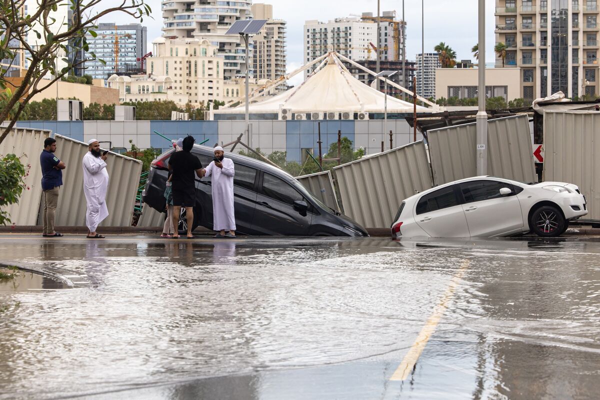 Lũ lụt ở Dubai bộc lộ điểm yếu trước khí hậu thay đổi nhanh chóng- Ảnh 6.
