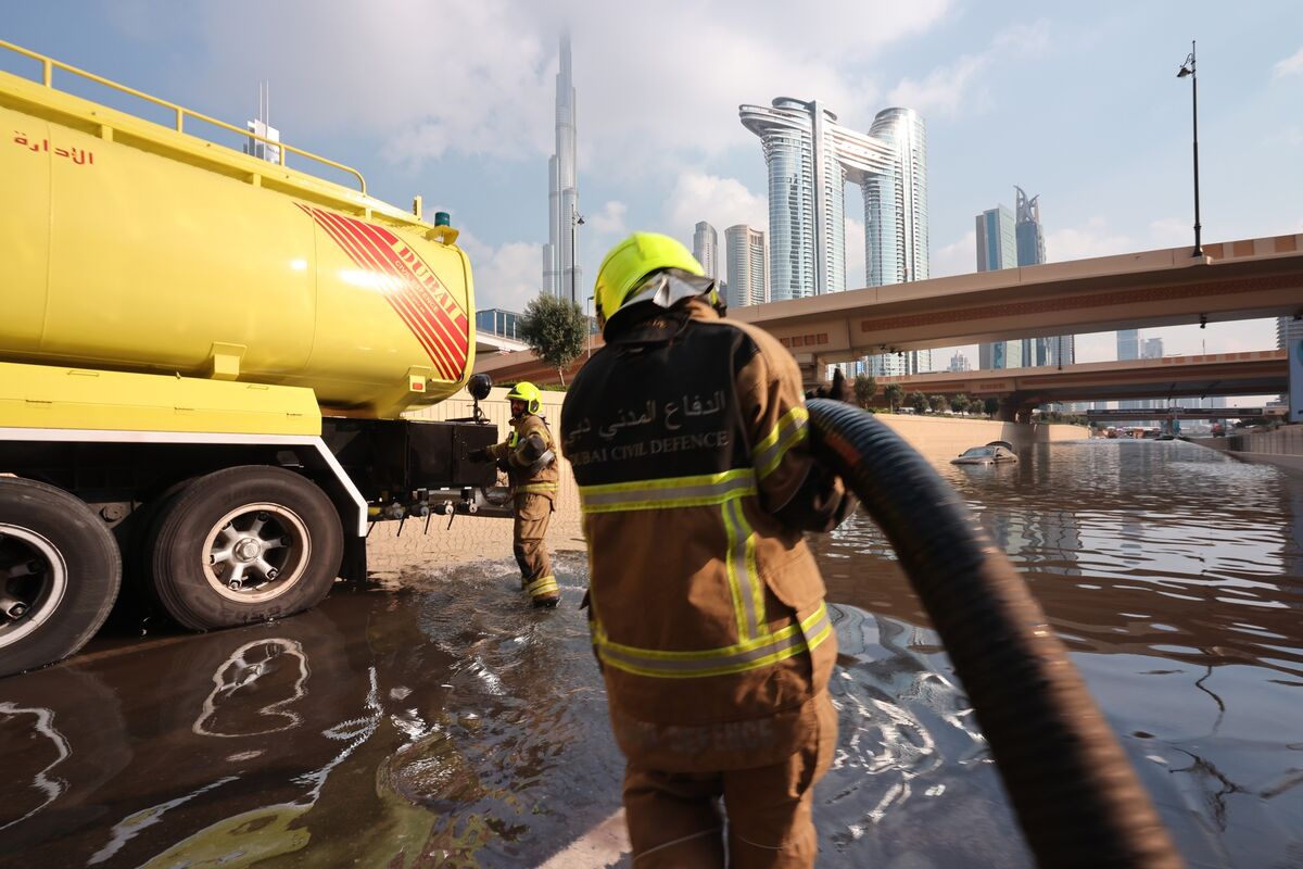 Lũ lụt ở Dubai bộc lộ điểm yếu trước khí hậu thay đổi nhanh chóng- Ảnh 8.