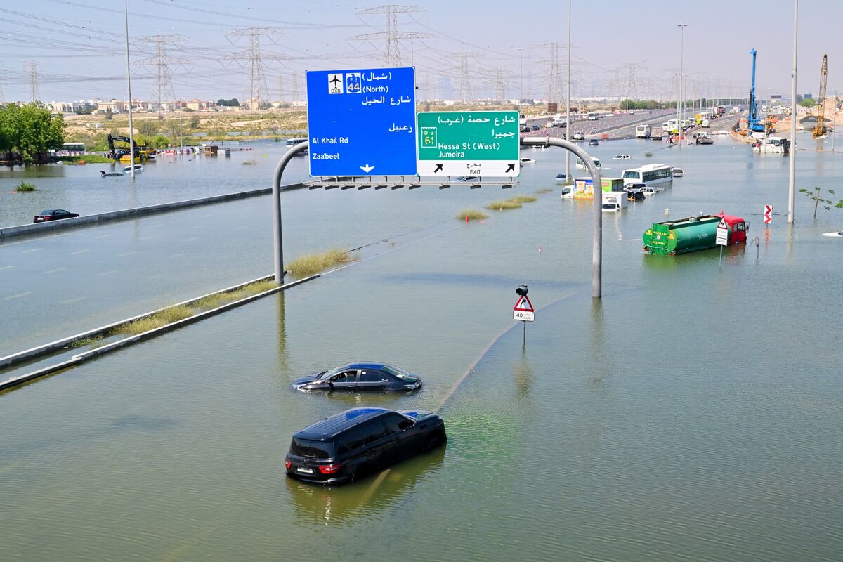 Lũ lụt ở Dubai bộc lộ điểm yếu trước khí hậu thay đổi nhanh chóng- Ảnh 10.