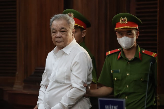 Ông Trần Quí Thanh lĩnh 8 năm tù, một con gái được hưởng án treo- Ảnh 1.