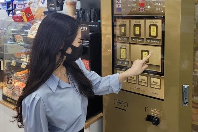 Giới trẻ Hàn Quốc đua nhau mua vàng ở cửa hàng tiện lợi- Ảnh 1.