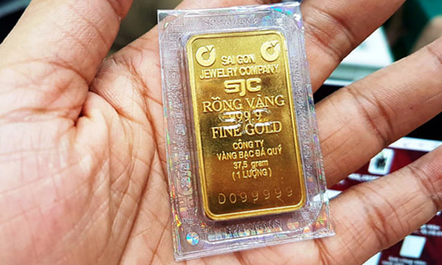 Giá vàng miếng SJC giảm gần 4 triệu đồng từ đỉnh kỷ lục- Ảnh 1.