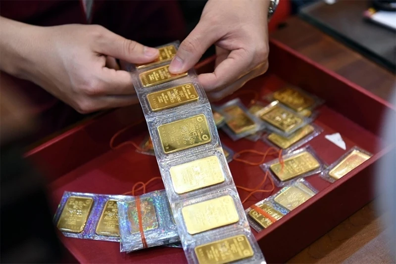 Ngày 3/5 đấu thầu 16.800 lượng vàng giá tham chiếu 82,9 triệu đồng/lượng- Ảnh 1.