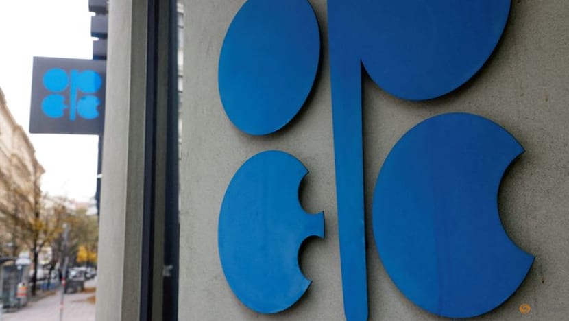 Giá dầu ổn định khi nhà đầu tư chờ đợi dữ liệu lạm phát, cuộc họp của OPEC+- Ảnh 1.
