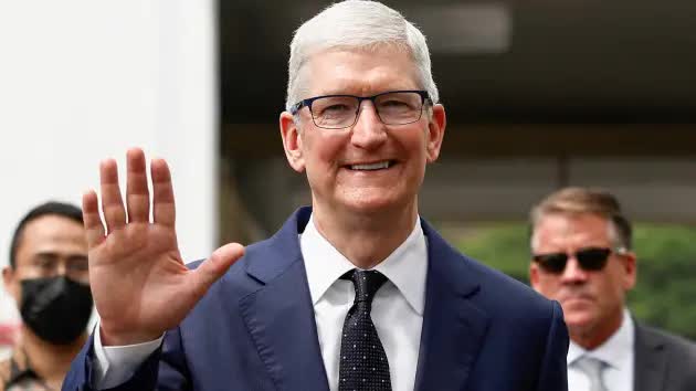 CEO Apple gọi Trung Quốc là 'thị trường cạnh tranh nhất thế giới' khi doanh số iPhone sụt giảm- Ảnh 2.