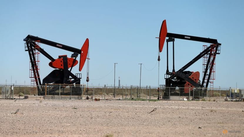 Tồn kho của Mỹ tăng đẩy giá dầu tiếp tục trượt dốc- Ảnh 1.