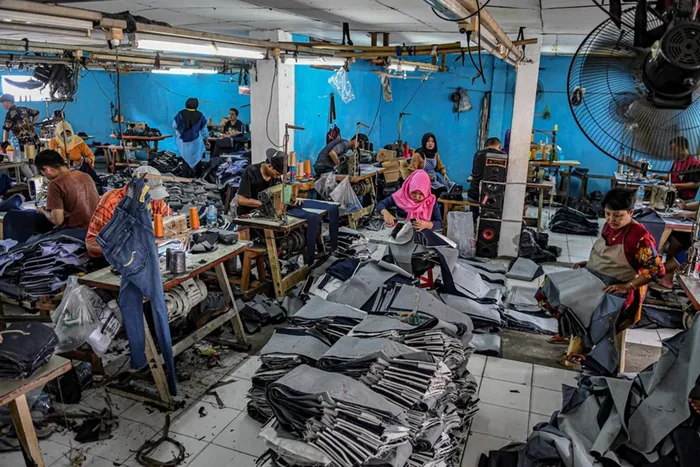 Indonesia áp thuế tự vệ, thuế chống bán phá giá đối với hàng dệt may và đồ gốm- Ảnh 2.