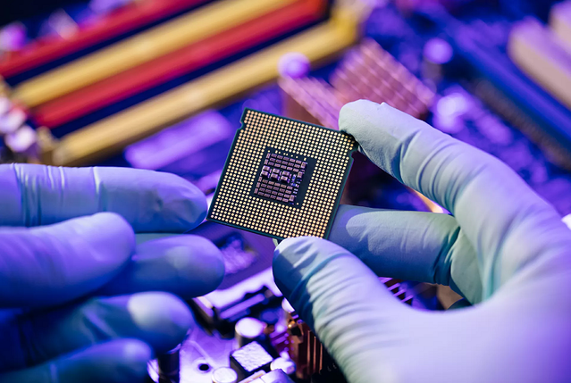 Ả Rập Saudi tìm cách thu hút các nhà sản xuất chip để đa dạng hóa- Ảnh 2.