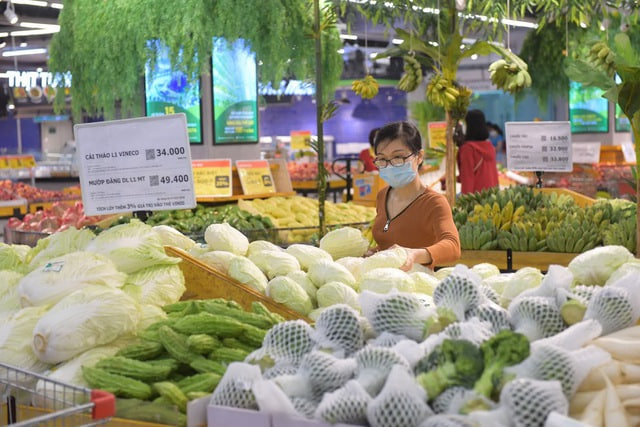 Nhiều biện pháp hạn chế tăng giá hàng hóa sau đợt tăng lương- Ảnh 1.