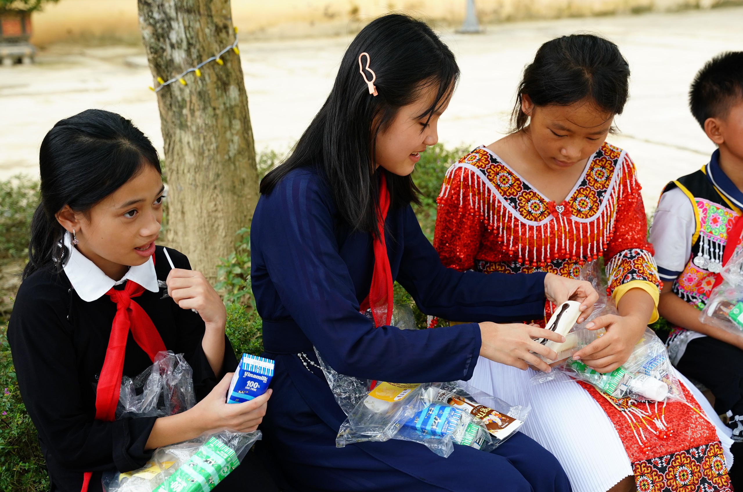 Vinamilk cùng trẻ em vùng khó khăn vui đón trung thu- Ảnh 3.