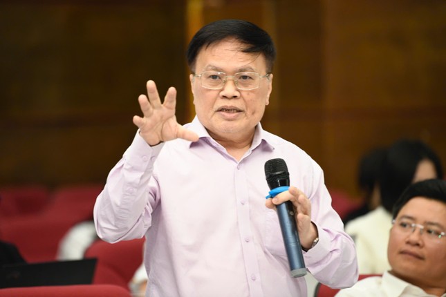 ‘Kích hoạt’ kinh tế tư nhân: Để thể chế hóa, phải sửa luật, bãi bỏ luật- Ảnh 7. ‘Kích hoạt’ kinh tế tư nhân: Để thể chế hóa, phải sửa luật, bãi bỏ luật- Ảnh 7.