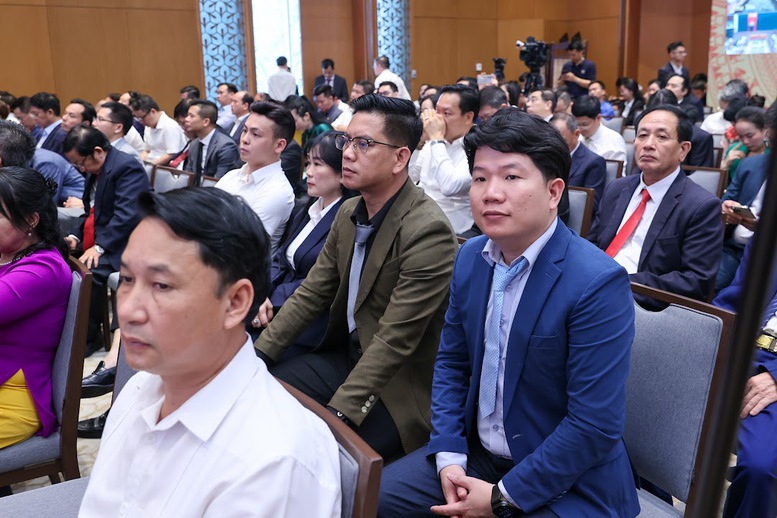 Thủ tướng: Giải quyết xong các yêu cầu, khó khăn của doanh nghiệp trong vòng 2 tuần- Ảnh 5. Thủ tướng: Giải quyết xong các yêu cầu, khó khăn của doanh nghiệp trong vòng 2 tuần- Ảnh 5.