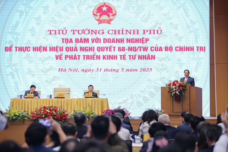 Thủ tướng: Giải quyết xong các yêu cầu, khó khăn của doanh nghiệp trong vòng 2 tuần- Ảnh 1. Thủ tướng: Giải quyết xong các yêu cầu, khó khăn của doanh nghiệp trong vòng 2 tuần- Ảnh 1.