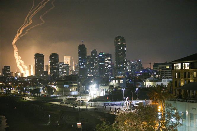 Cuộc tấn công Iran của Israel là ‘cái bẫy giăng sẵn’ với Tổng thống Trump?- Ảnh 3. Cuộc tấn công Iran của Israel là ‘cái bẫy giăng sẵn’ với Tổng thống Trump?- Ảnh 3.