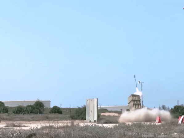 Vì sao tên lửa Sejjil-2 của Iran là 'cơn ác mộng' mới với hệ thống phòng thủ Israel?- Ảnh 2. Vì sao tên lửa Sejjil-2 của Iran là 'cơn ác mộng' mới với hệ thống phòng thủ Israel?- Ảnh 2.