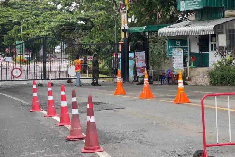 Thái Lan đóng cửa biên giới trên bộ và trên biển với Campuchia- Ảnh 1. Thái Lan đóng cửa biên giới trên bộ và trên biển với Campuchia- Ảnh 1.