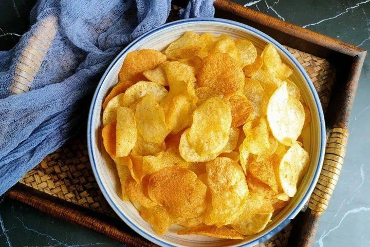Món ngon mỗi ngày: Cách làm bim bim khoai tây cả nhà đều mê- Ảnh 5.