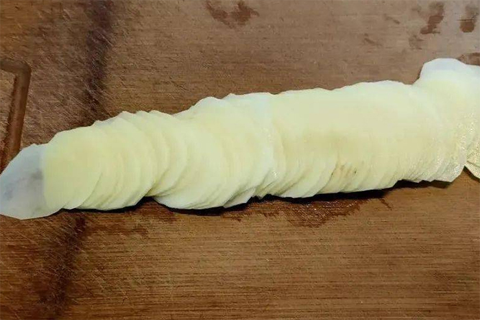 Món ngon mỗi ngày: Cách làm bim bim khoai tây cả nhà đều mê- Ảnh 2.