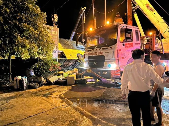 Lật xe khách trong đêm ở Hà Tĩnh làm 9 người tử vong- Ảnh 4.