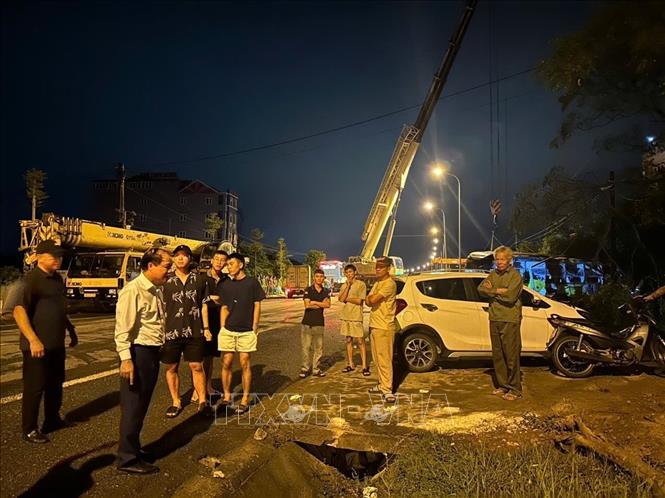 Lật xe khách trong đêm ở Hà Tĩnh làm 9 người tử vong- Ảnh 5.