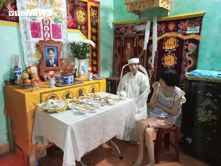 Vừa mất chồng vì ung thư, mẹ nghèo gồng gánh nuôi 2 con bệnh tật- Ảnh 2.