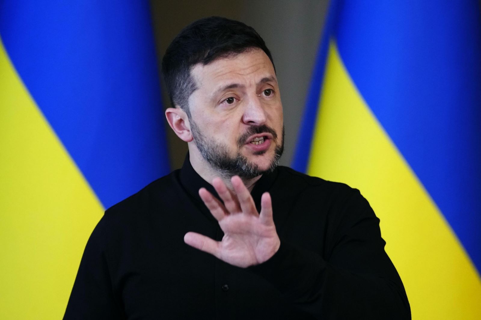 Tổng thống Zelensky đối mặt với 'áp lực tứ bề' trước thượng đỉnh Trump - Putin- Ảnh 1.