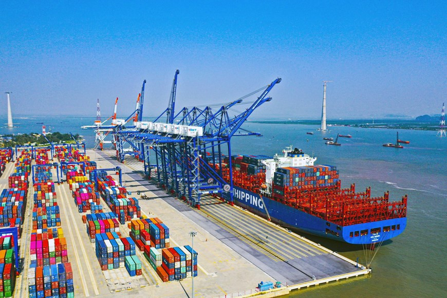 7 tháng năm 2025: Xuất nhập khẩu tăng trưởng mạnh, lạm phát được kiểm soát- Ảnh 1. 7 tháng năm 2025: Xuất nhập khẩu tăng trưởng mạnh, lạm phát được kiểm soát- Ảnh 1.