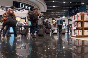 Khách du lịch Trung Quốc bị kỳ thị ở sân bay lớn nhất nước Anh
