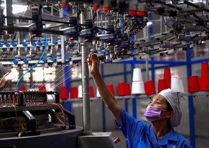 Tại sao Việt Nam không dễ trở thành công xưởng tiếp theo của thế giới?