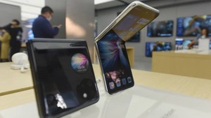 Huawei ra mắt điện thoại thông minh cao cấp ở nước ngoài bất chấp lệnh trừng phạt của Mỹ