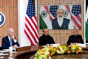 Mỹ kêu gọi Ấn Độ dừng mua dầu Nga và hứa giúp nước này đa dạng hóa nguồn cung