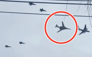 Ớn lạnh máy bay ném bom hạt nhân của Nga bay sát biên giới Ukraina