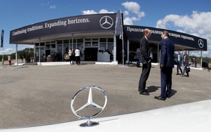 Ford, Mercedes - Benz rút khỏi thị trường Nga, bán tài sản cho nhà đầu tư