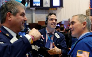 Dow Jones tăng hơn 600 điểm, liệu đã cắt đà bán tháo?