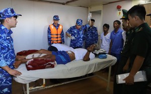 Thêm 5 ngư dân Bình Thuận trôi dạt trên biển hơn 10 ngày được cứu