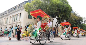 Lượng tìm kiếm về cơ sở lưu trú du lịch tại Việt Nam trong tháng 7/2022 đạt mức 100 điểm, cao gấp 5,9 lần so với thời điểm đầu tháng 3/2022 (17 điểm).