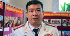 Theo cáo trạng, ông Lê bị truy tố về tội Nhận hối lộ sau khi có căn cứ xác định bị can đã lợi dụng chức vụ quyền hạn, yêu cầu đưa 110 triệu đồng rồi chỉ đạo cấp dưới thả tên cướp hồi tháng 9/2016.
