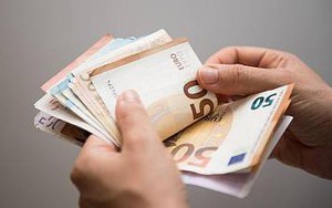 Châu Âu chống lạm phát như thế nào?