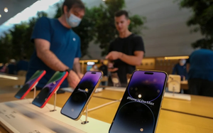 Reuters: Nhà cung cấp màn hình cho Apple, Samsung muốn xây nhà máy ở Việt Nam